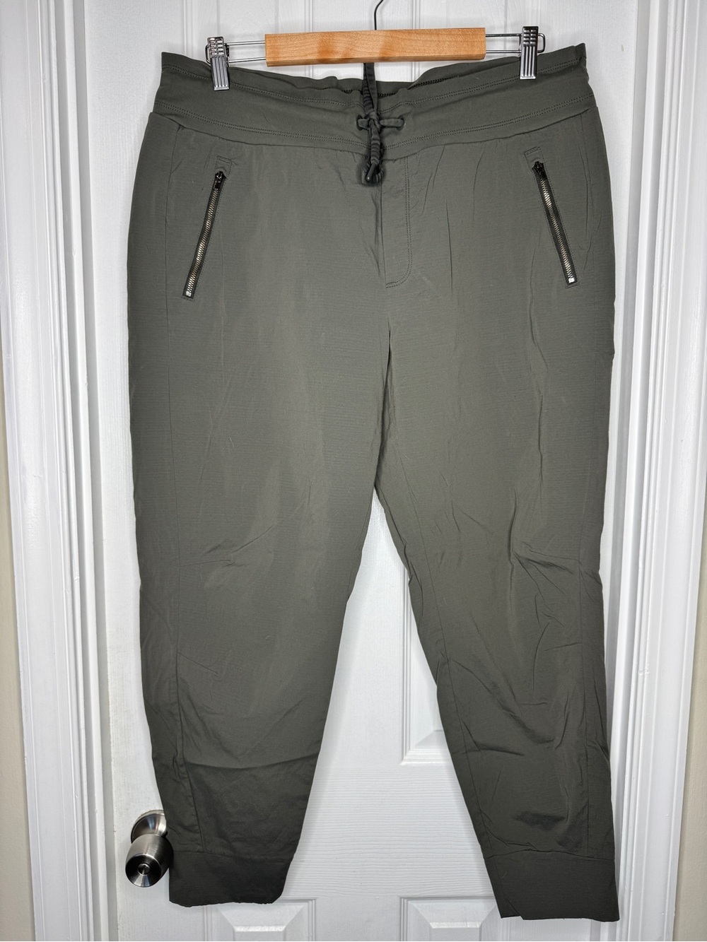 Athleta Trekkie North Jogger Size 16